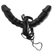 Géminis, arnés con vibrador doble para un placer compartido Géminis, arnés con vibrador doble para un placer compartido