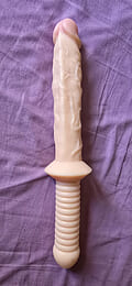 Imagen en comentario de GLADIUS Dildo realista con empuñadura ¡Desenfunda tu arma!